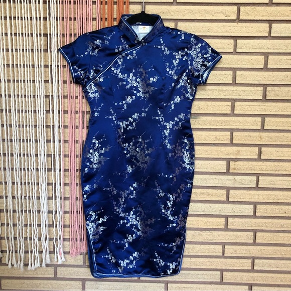 Cobalt Blue/Silver Floral Cheongsam Dress - Silk Dress - XS - Bust 29 - Size 0-2 - Picture 4 of 10